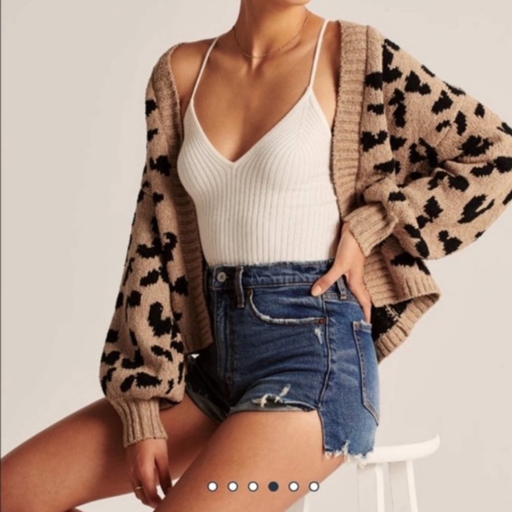 SOLD Abercrombie & Fitch Cardigan - Picture 1 of 3